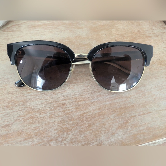 Tori Burch Sunglasses - Picture 2 of 5